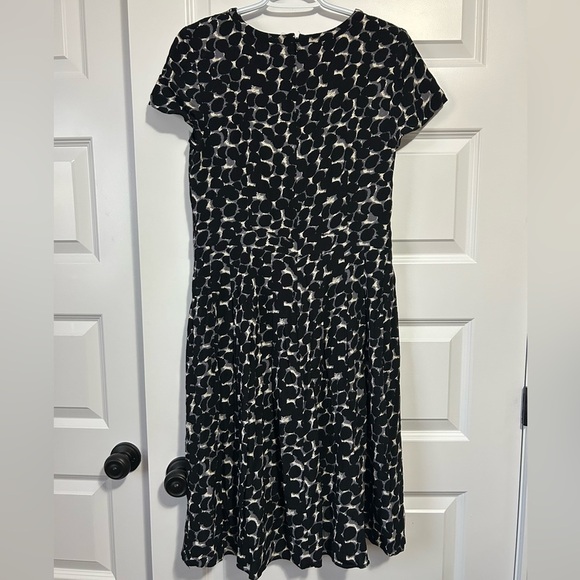 Talbots Black Gray Printed Dress Cap Sleeve Keyhole Front Classic Pleated Skirt - Picture 4 of 8